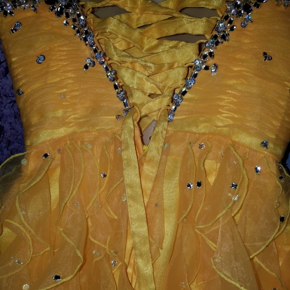 ๐ Mori Lee Sweetheart Party Jeweled Dress Size 1/2 Yellow ๐ - Picture 5 of 14